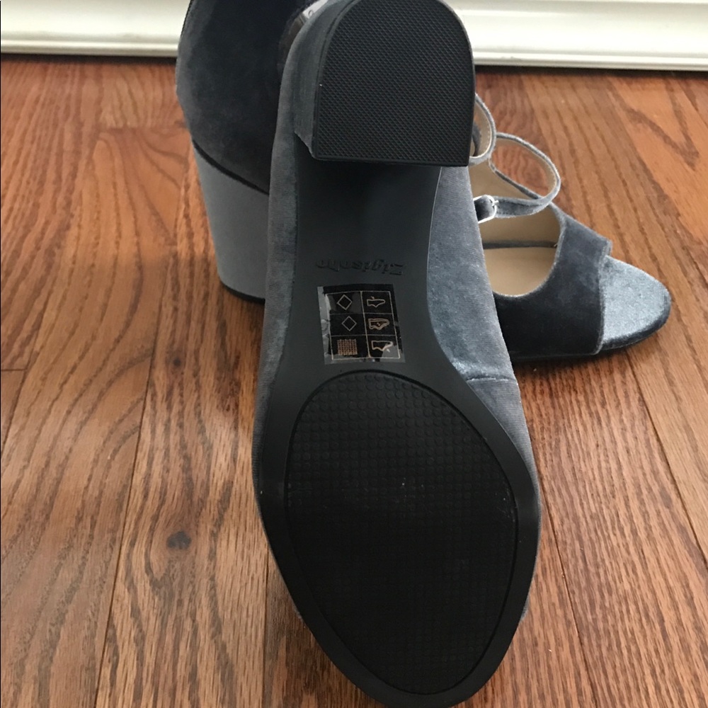 LAST ONE FINAL SALE New Zigi Soho velvet heels - Picture 5 of 6